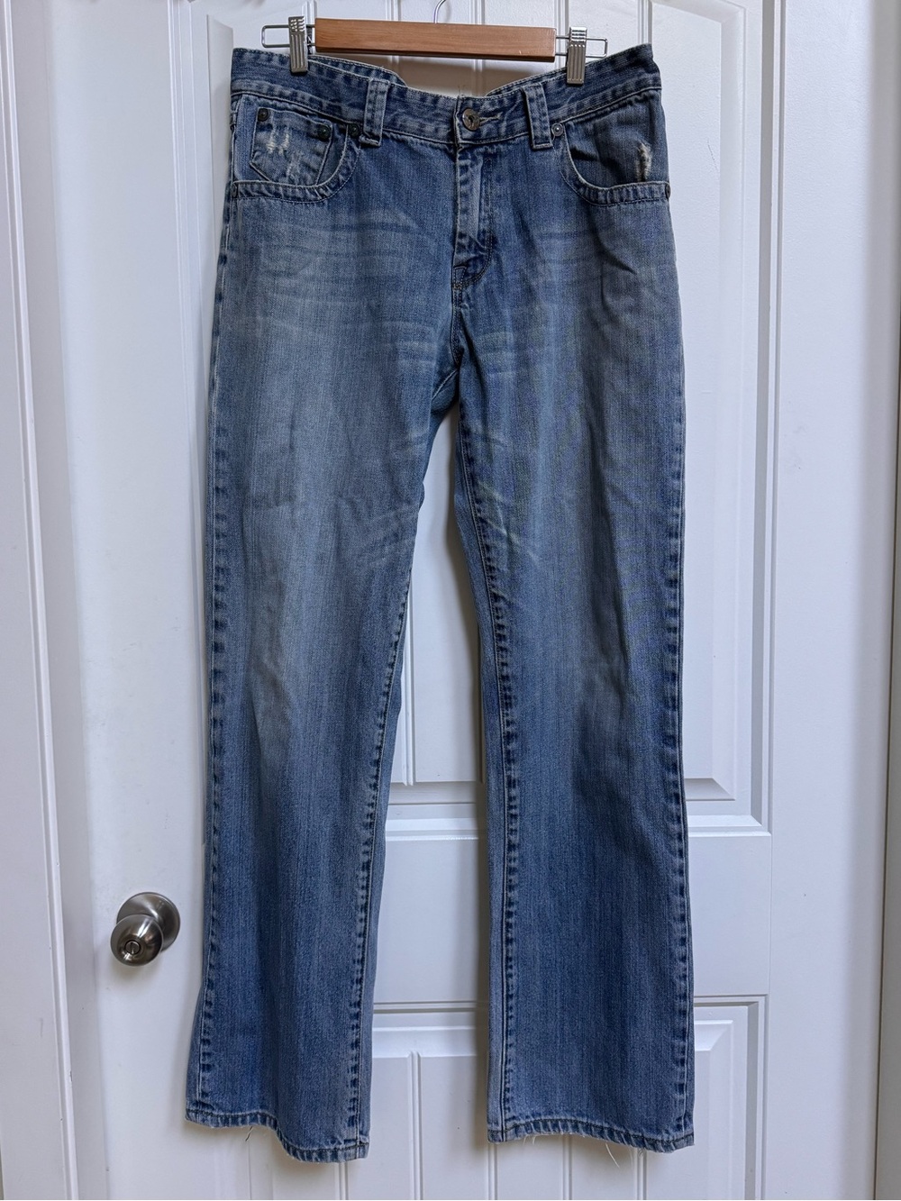 Y2K Blue Guru Mid-rise Slouch Bootcut Distressed Mid-Wash Jeans. 32x33